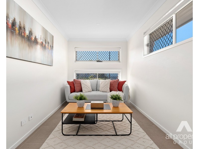 11 Isla Street, Park Ridge QLD 4125