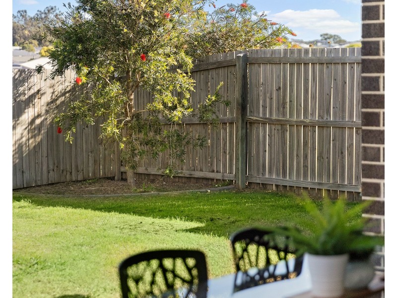 11 Isla Street, Park Ridge QLD 4125