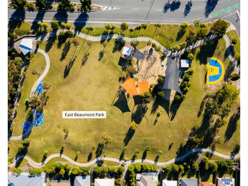 11 Isla Street, Park Ridge QLD 4125