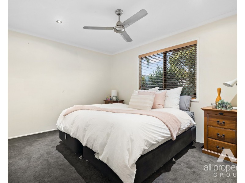 15 Peppermint Street, Crestmead QLD 4132