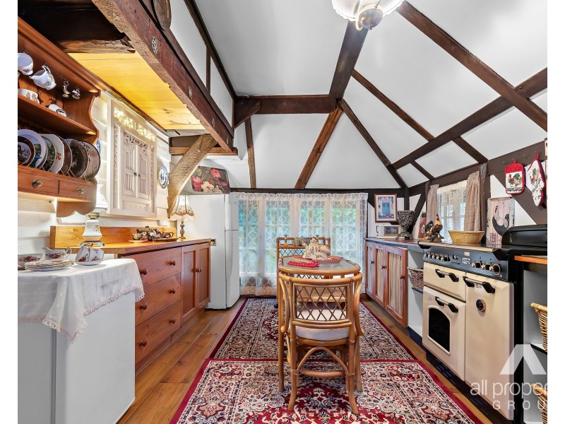 102 Long Road, Tamborine Mountain QLD 4272