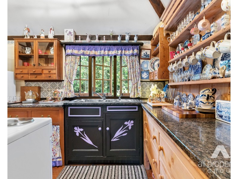 102 Long Road, Tamborine Mountain QLD 4272