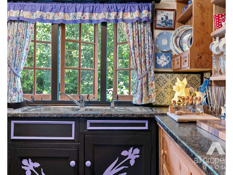 102 Long Road, Tamborine Mountain QLD 4272