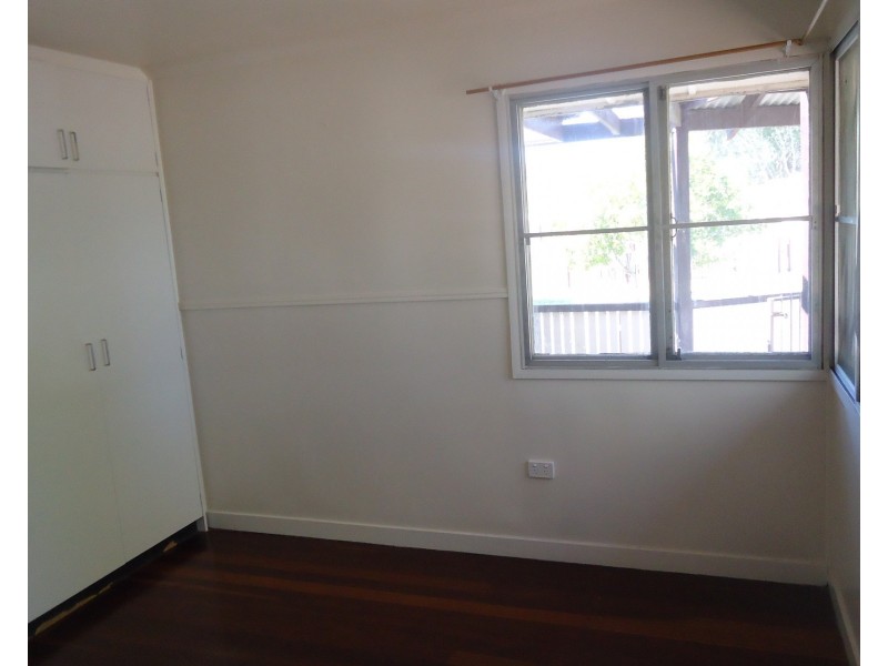 2 Baillieston Street, Leichhardt QLD 4305