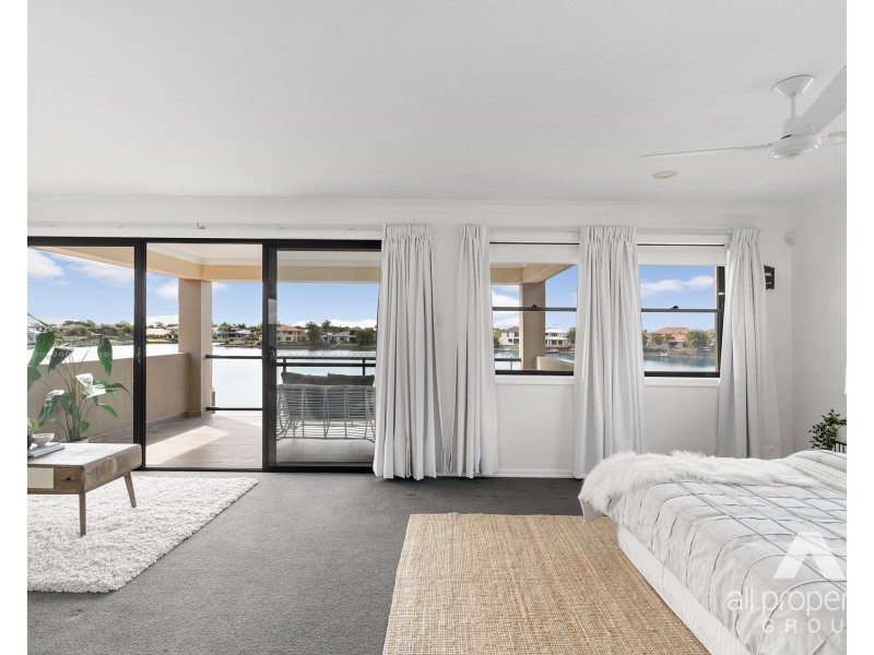 515 Oyster Cove Promenade, Helensvale QLD 4212