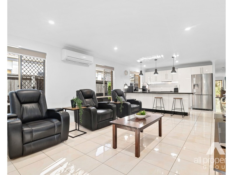 8 Hackney Street, Durack QLD 4077