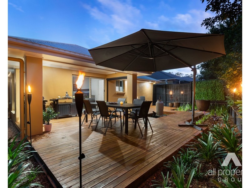 8 Hackney Street, Durack QLD 4077