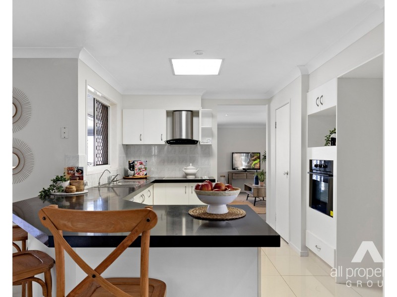 3 Oak Hill Crescent, Parkwood QLD 4214