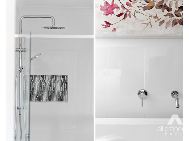 4 Bristol Road, Greenbank QLD 4124