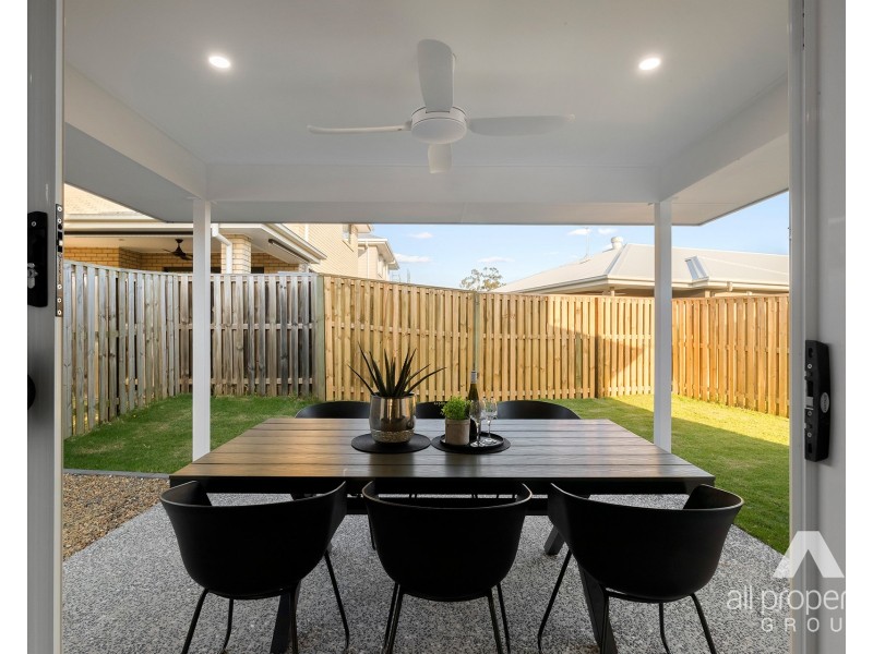 4 Bristol Road, Greenbank QLD 4124