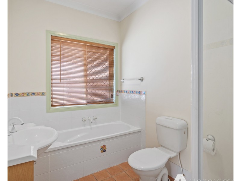 13 Hannam Crescent, Forest Lake QLD 4078