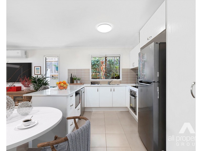 6 Skelbrook Road, Park Ridge QLD 4125