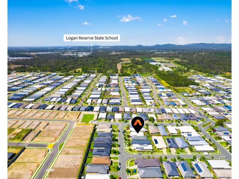 6 Skelbrook Road, Park Ridge QLD 4125