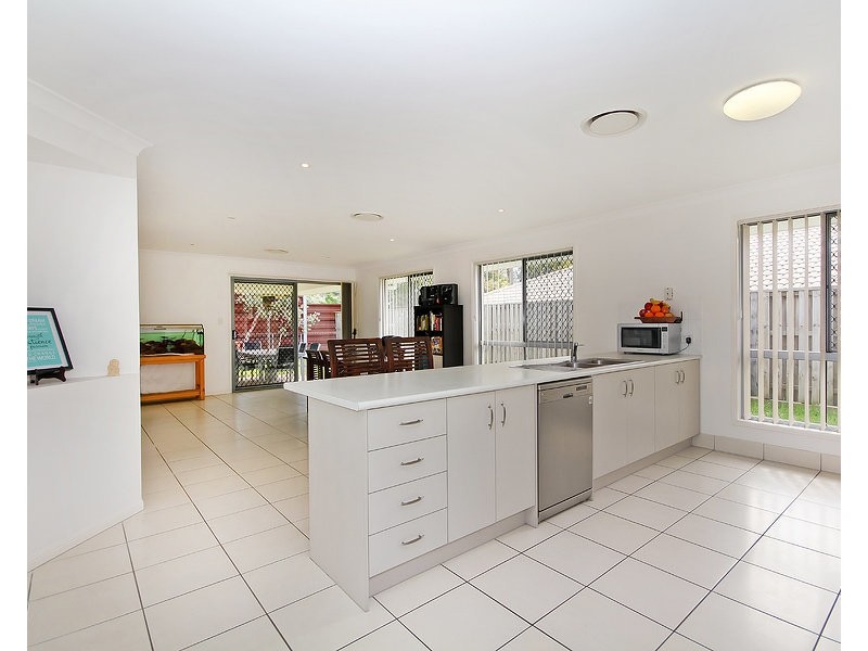 17 Juniper Street, Heathwood QLD 4110