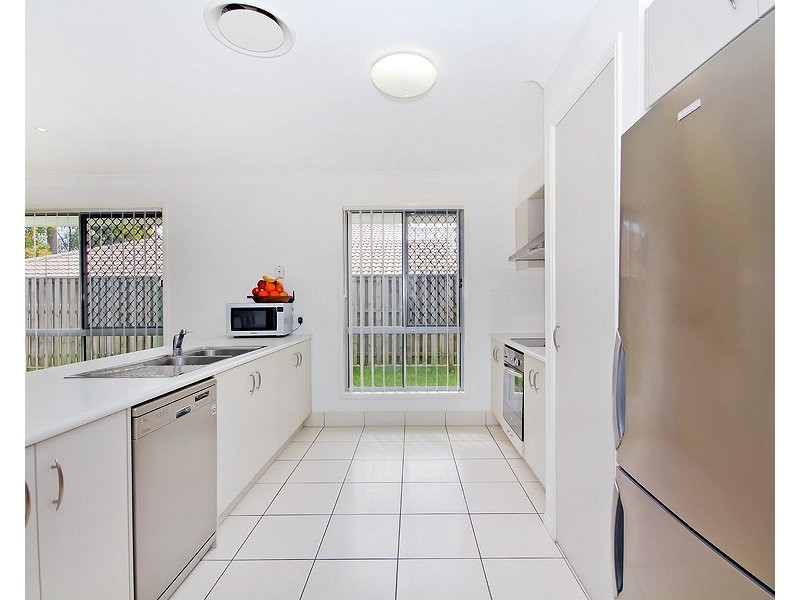 17 Juniper Street, Heathwood QLD 4110