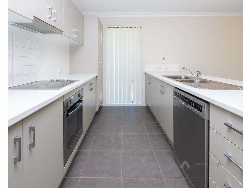 23 John Davison Place, Crestmead QLD 4132