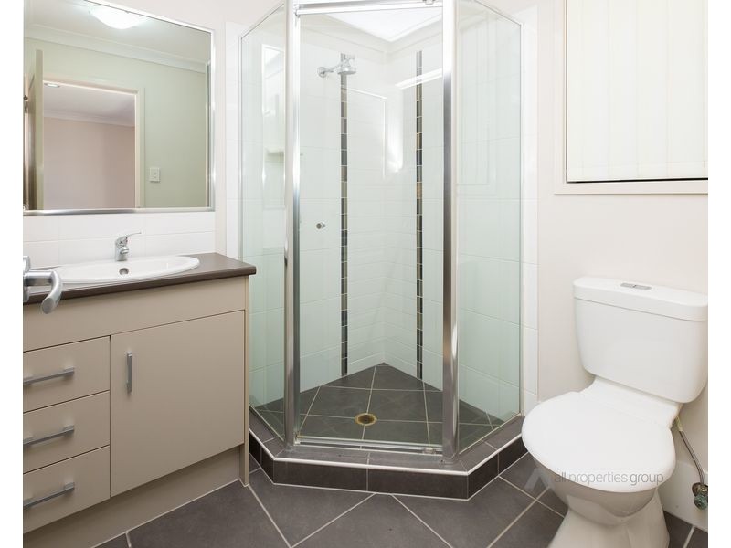 23 John Davison Place, Crestmead QLD 4132