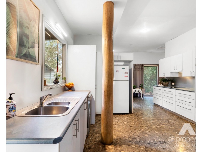 125 Tully Road, Lyons QLD 4124