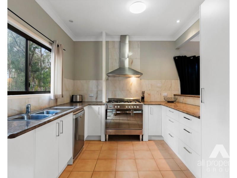 125 Tully Road, Lyons QLD 4124