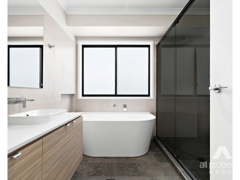 58 Emerald Drive, Helensvale QLD 4212