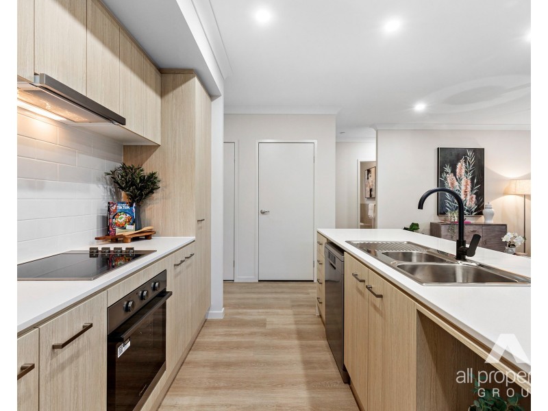 59 Angelsea Street, Greenbank QLD 4124