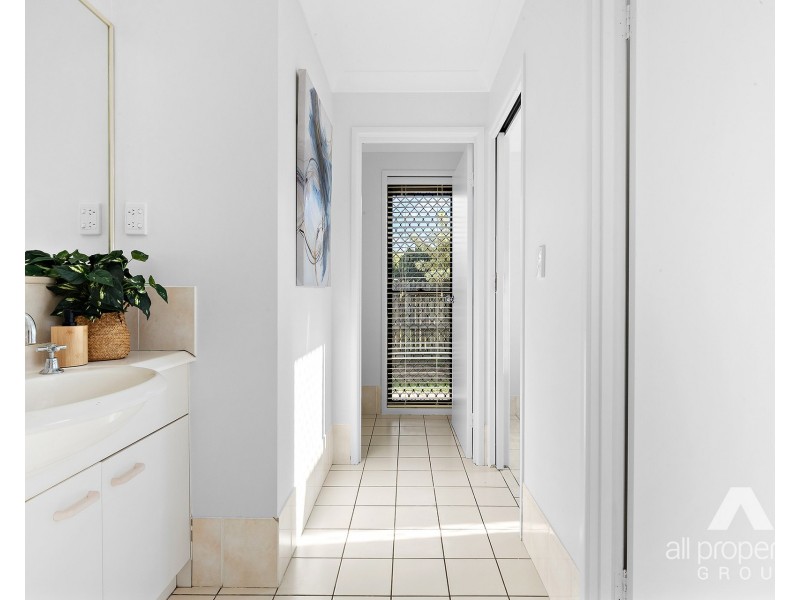 16 Rivergum Place, Calamvale QLD 4116