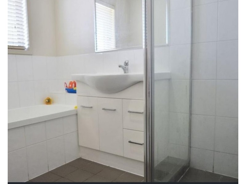 20 Pepper Tree Drive, Holmview QLD 4207