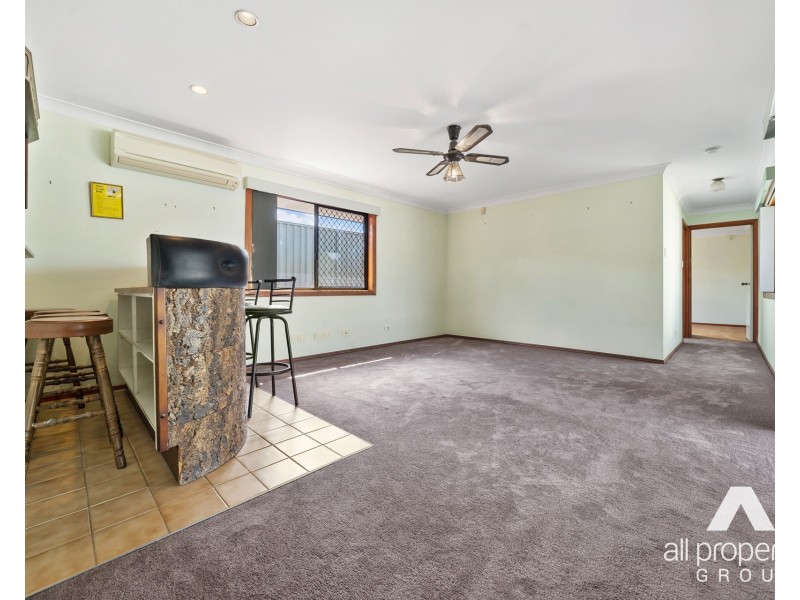 22 Cresthill Avenue, Regents Park QLD 4118