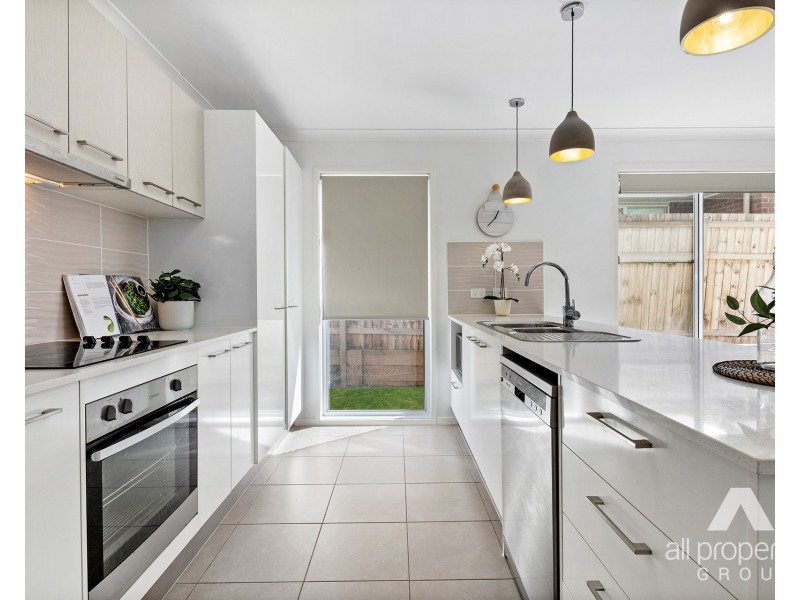 7 Cahill Crescent, Collingwood Park QLD 4301