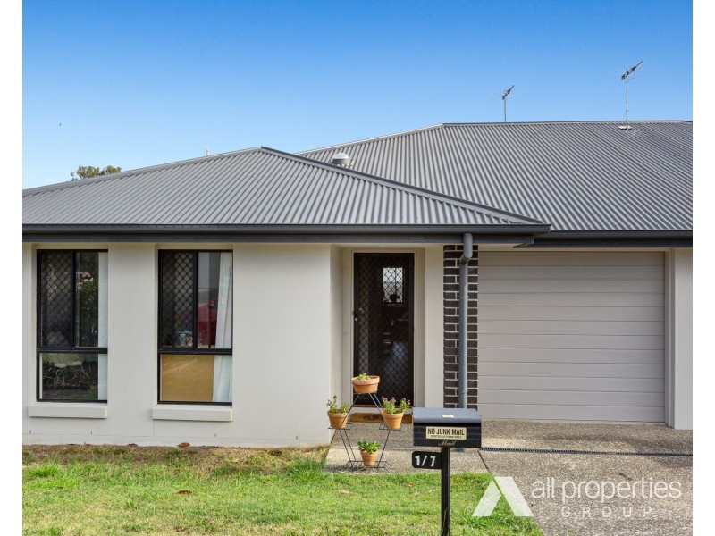 2/7 Foster Circuit, Hillcrest QLD 4118