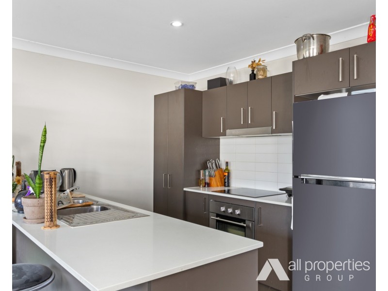 2/7 Foster Circuit, Hillcrest QLD 4118