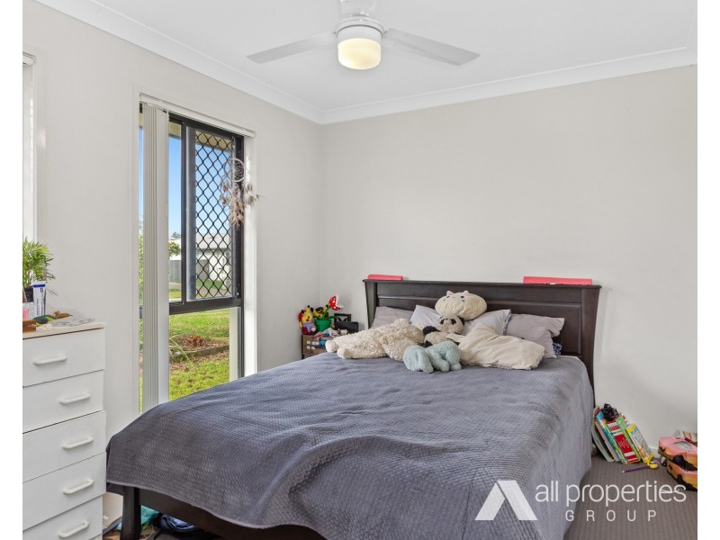 2/7 Foster Circuit, Hillcrest QLD 4118