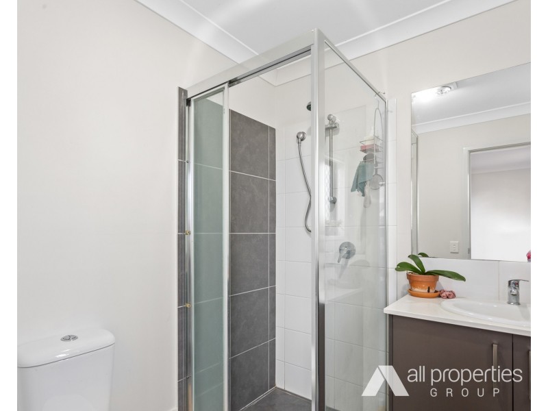 2/7 Foster Circuit, Hillcrest QLD 4118