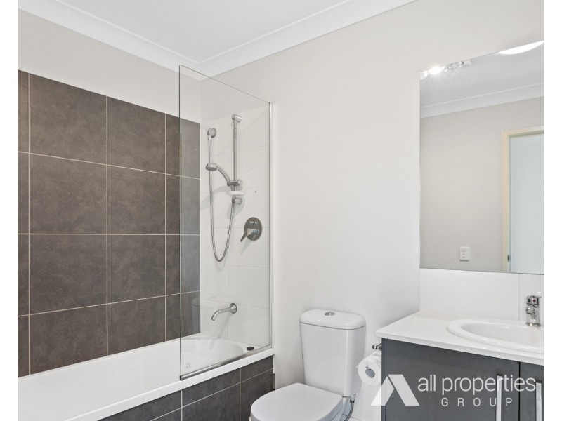 2/7 Foster Circuit, Hillcrest QLD 4118