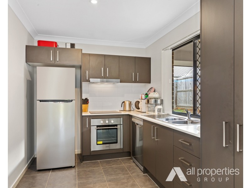 2/7 Foster Circuit, Hillcrest QLD 4118