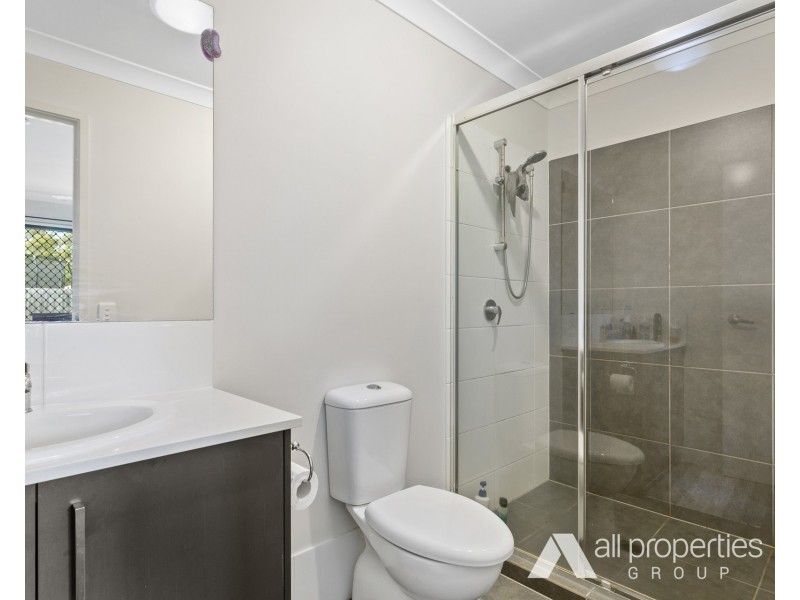 2/7 Foster Circuit, Hillcrest QLD 4118
