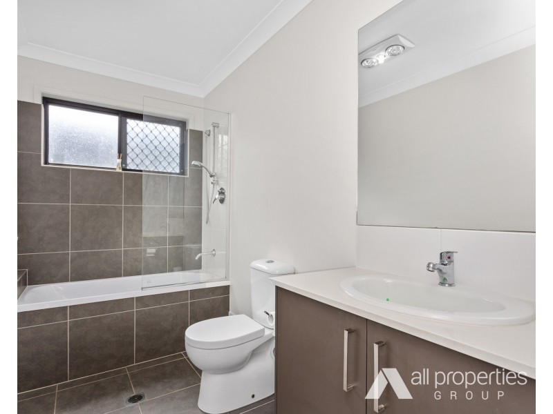 2/7 Foster Circuit, Hillcrest QLD 4118