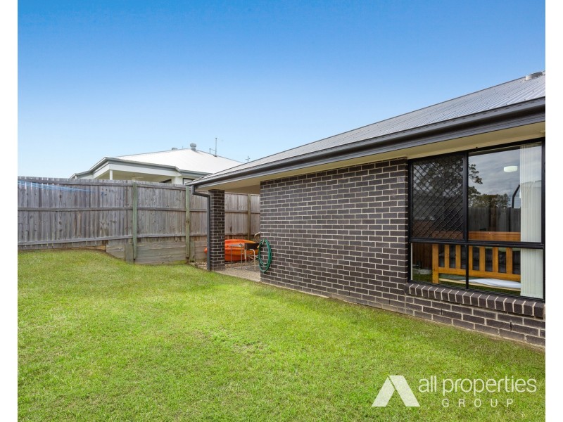 2/7 Foster Circuit, Hillcrest QLD 4118