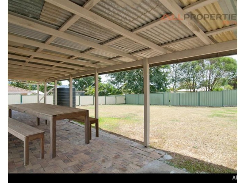 32 Vergulde Road, Regents Park QLD 4118