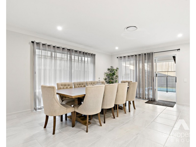 8 Hedge Lane, Greenbank QLD 4124