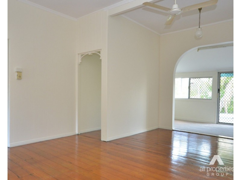 28 Moffatt Street, Ipswich QLD 4305