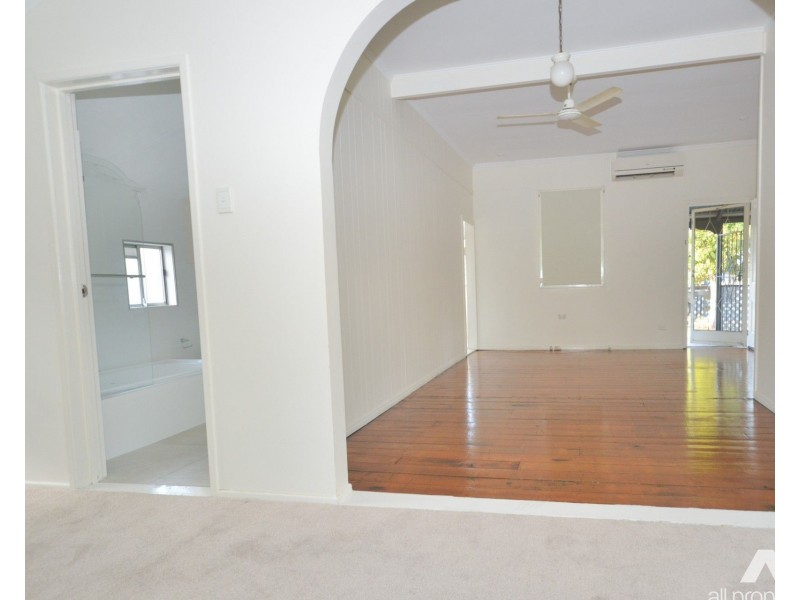 28 Moffatt Street, Ipswich QLD 4305