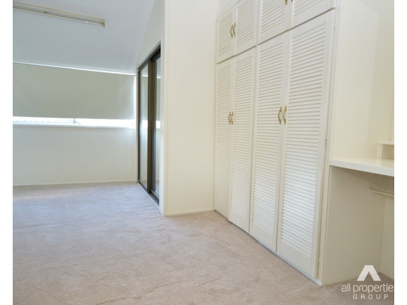 28 Moffatt Street, Ipswich QLD 4305