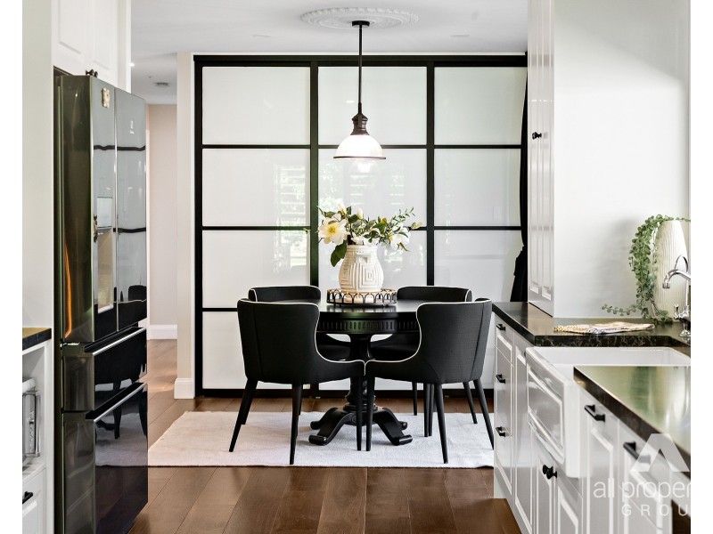 9 Wilmington Court, Helensvale QLD 4212