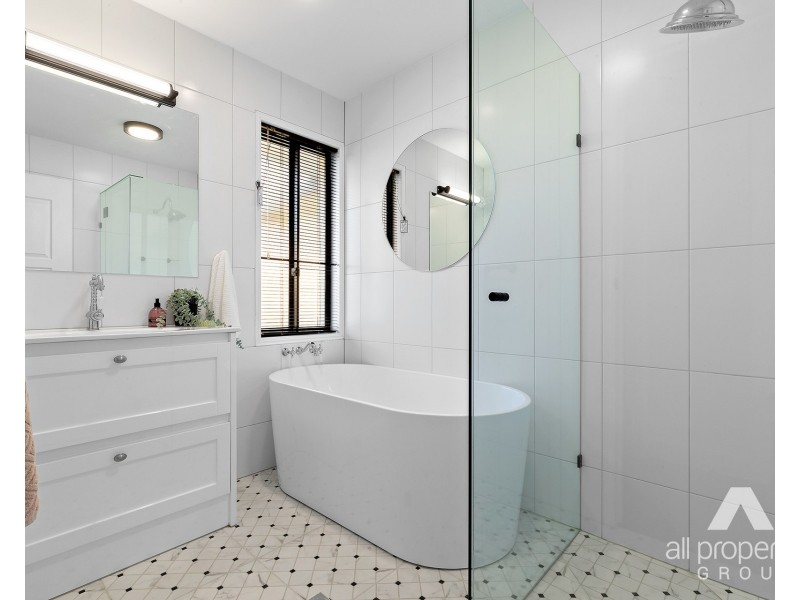 9 Wilmington Court, Helensvale QLD 4212