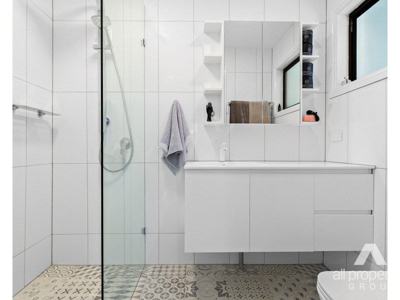 9 Wilmington Court, Helensvale QLD 4212