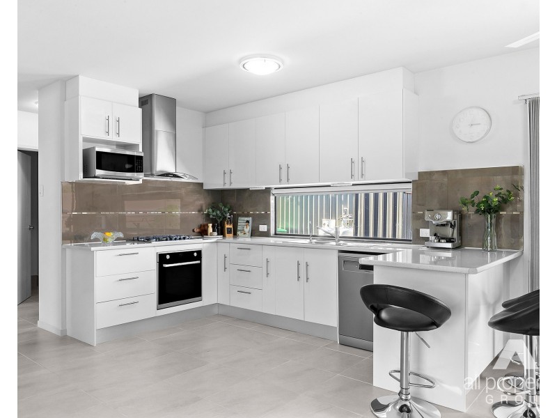 7 Dracon Street, Regents Park QLD 4118