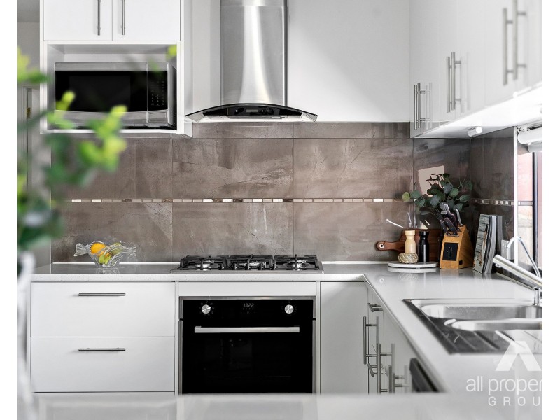 7 Dracon Street, Regents Park QLD 4118