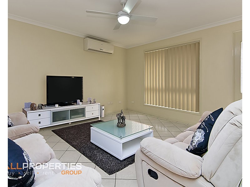 1 Regal Drive, Regents Park QLD 4118