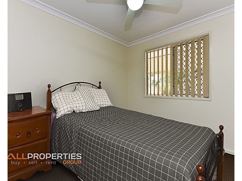 1 Regal Drive, Regents Park QLD 4118